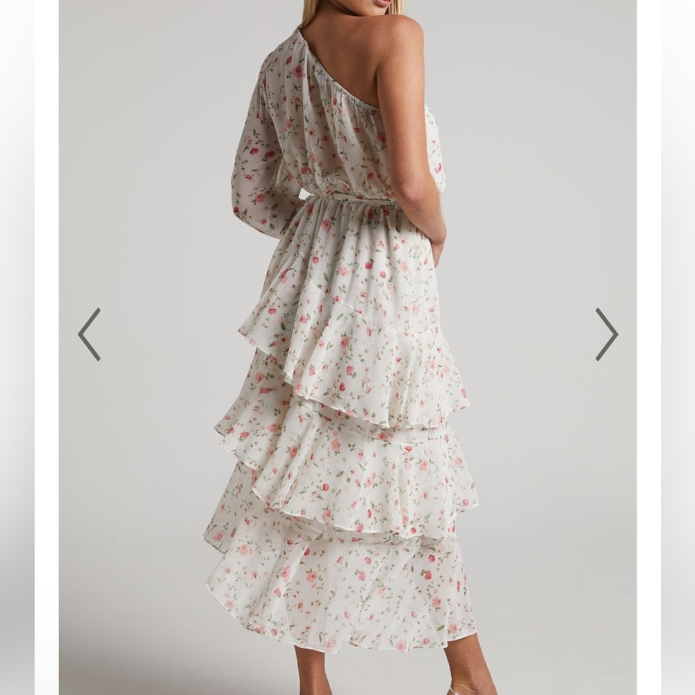 NWOT NBW Showpo One Shoulder Tiered Floral White Midi Dress - Picture 4 of 7